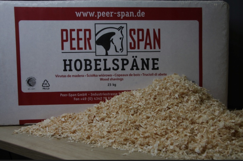 Nahaufnahme Peer-Span Hobelspäne – helle, weiche Holzfasern ohne Chemie
